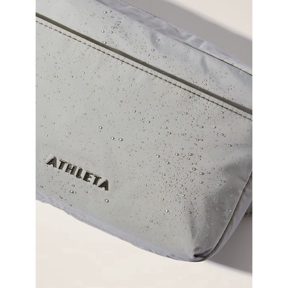 NWT! Athleta - All About Large Crossbody Belt Bag - Oyster Grey - Picture 5 of 6